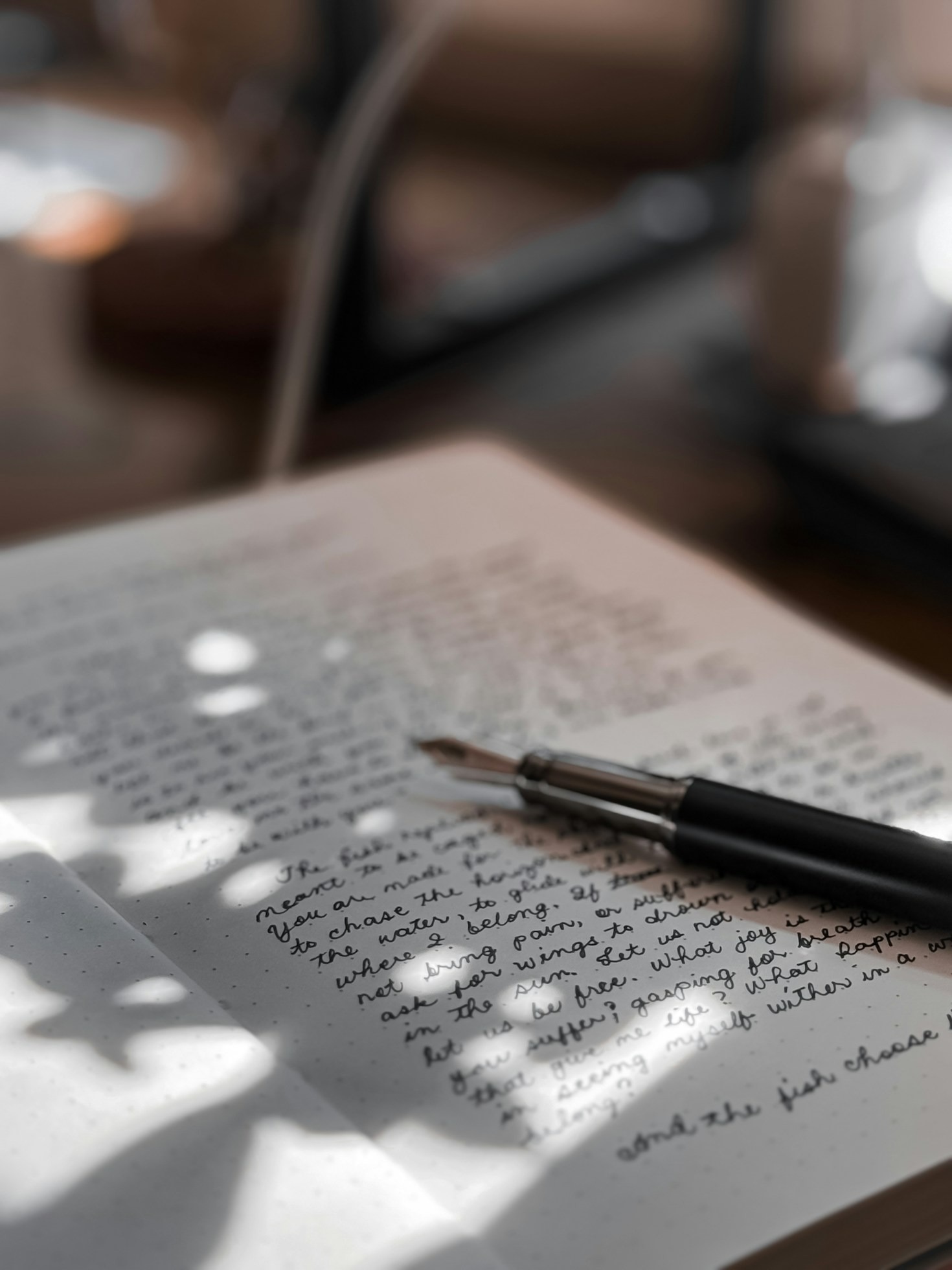 Dietro le quinte della scrittura: il metodo narrativo di Samuele Mischi
